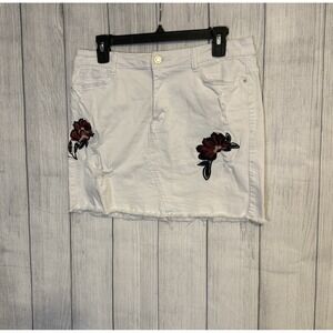 Angel Kiss Women's LA Denim White Distressed Skirt Floral Embroidered  L